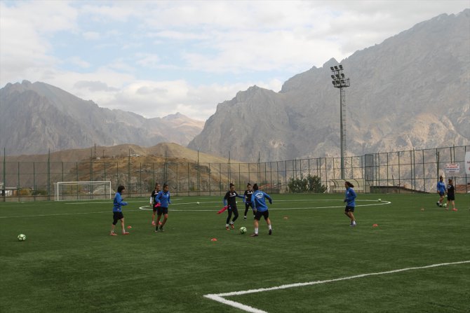 Hakkarili kadınların futbol başarısı