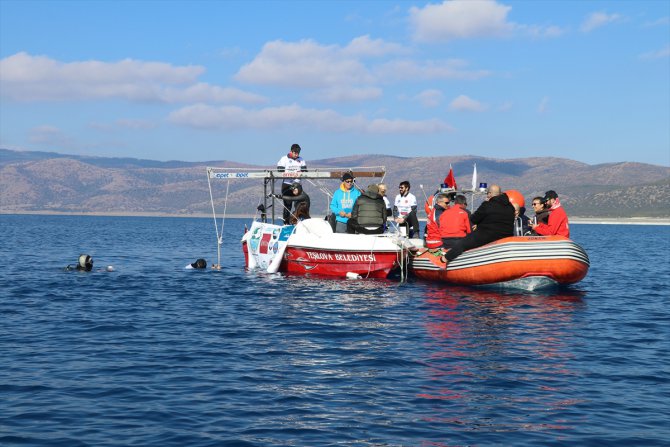 Derya Can'dan Salda Gölü'nde dünya rekoru