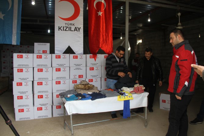 Türk Kızılayı'ndan Telaferli iç göçmenlere kışlık giysi yardımı