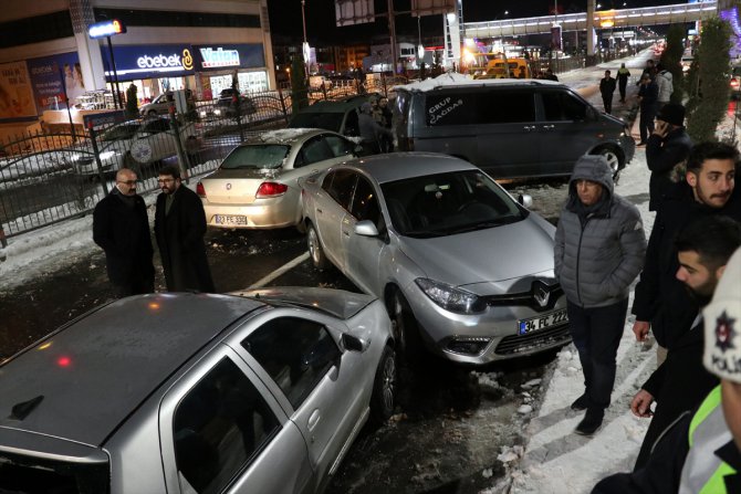 Elazığ'da zincirleme trafik kazaları: 10 yaralı