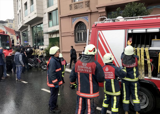 GÜNCELLEME - Beyoğlu'nda otelde yangın