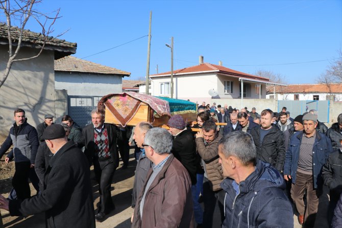 Boşanma aşamasındaki eşi tarafından öldürülen kadın defnedildi