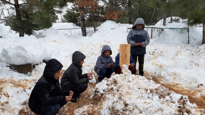 Güreşirken hayatını kaybeden çocuk Adana'da defnedildi