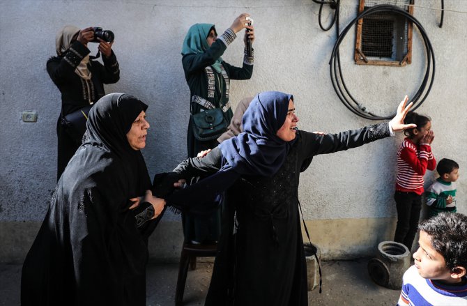 İsrail askerlerinin şehit ettiği Filistinli gencin cenaze töreni