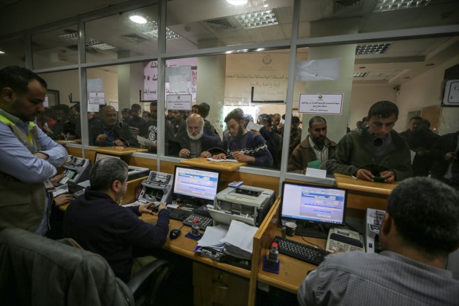 Katar'ın yardımı Gazze'de yoksul ailelere dağıtıldı