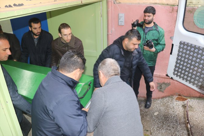 Adana'da asker uğurlamasına gidenleri taşıyan midibüsün devrilmesi