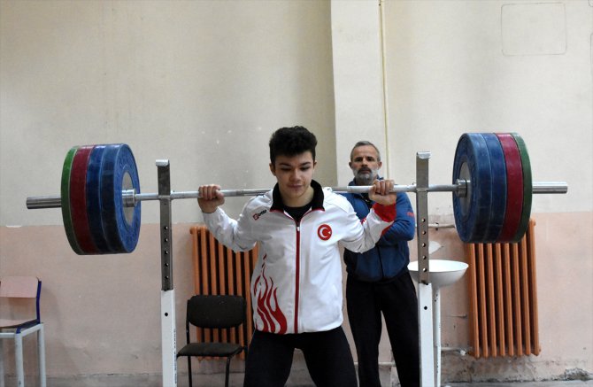 Oyunla başladı rekortmen oldu