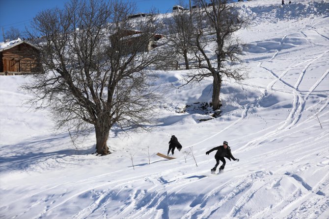 Rize'de "lazboard"lu kayak keyfi