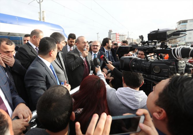 Bakan Çavuşoğlu tramvay hattında test sürüşü yaptı