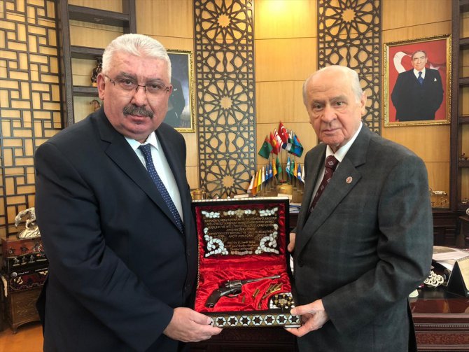 Bahçeli'ye 121 yıllık tabanca