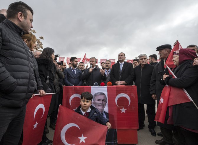 Mansur Yavaş, Maltepe Pazarı'nı ziyaret etti