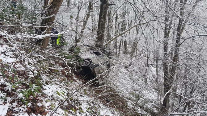 Ordu'da hafif ticari araç uçuruma devrildi: 3 ölü