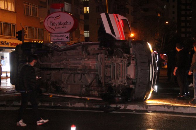 Konya'da polis aracı ile ambulans çarpıştı: 5 yaralı