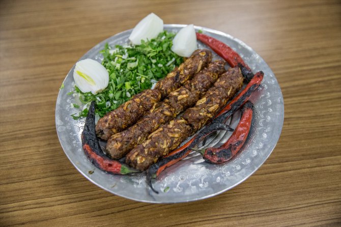 Şanlıurfa'nın mart ve nisan aylarına özel kebabı "keme"