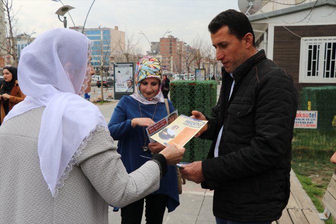 Kadın muhtar adayları birbirleri için oy istedi