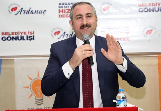 "Siyaseti millete hizmet aracı olarak görüyoruz"