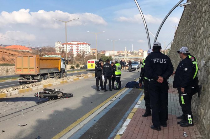 Trafik polisi, görevli gittiği kaza yerinde oğlunun ölüm haberini aldı