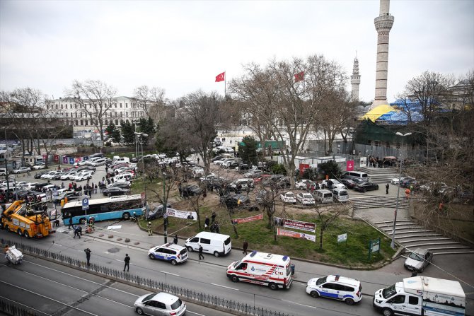 Halk otobüsü kaza yaptı