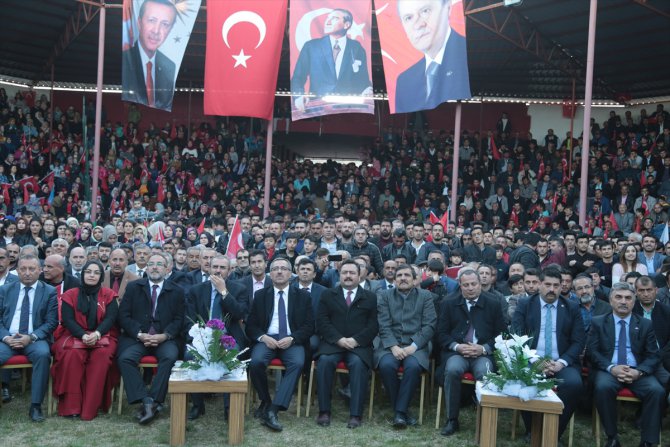 "Biz ismini millet yapıp, zillete düşenlerin karşısındayız"