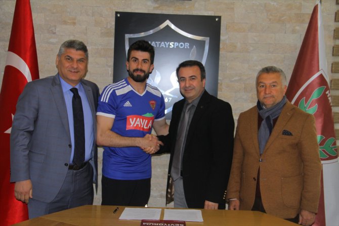 Hatayspor'da 2 futbolcunun sözleşmesi yeniledi