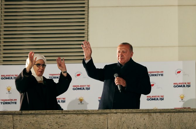 Cumhurbaşkanı Erdoğan'dan balkon konuşması