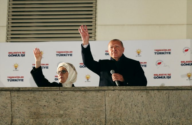 Cumhurbaşkanı Erdoğan'dan balkon konuşması