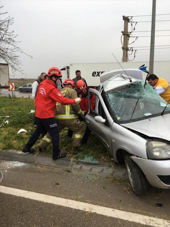 Balıkesir'de trafik kazası: 1 ölü, 1 yaralı