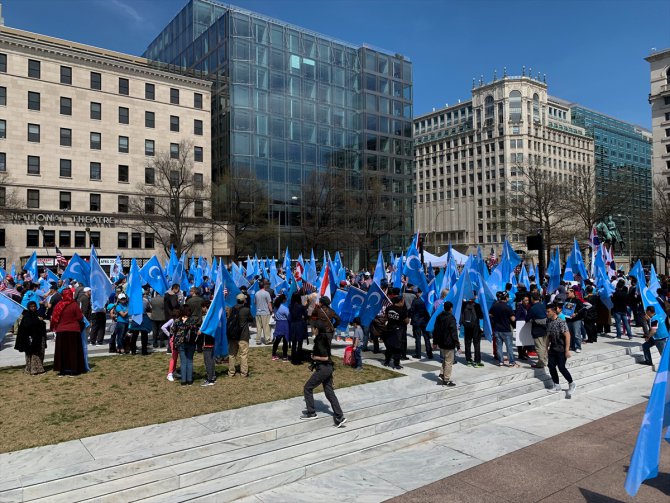 Çin'in Doğu Türkistan'daki politikası Washington'da protesto edildi