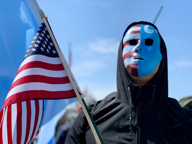 Çin'in Doğu Türkistan'daki politikası Washington'da protesto edildi