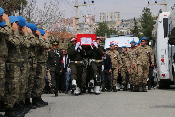 Şehit Piyade Er Kaya son yolculuğuna uğurlandı