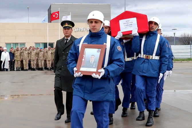 Elazığ'da şehit asker için tören