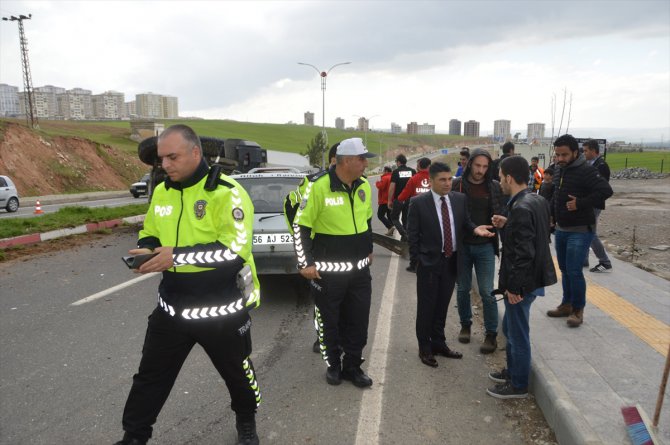 Siirt'te otomobille zırhlı polis aracı çarpıştı: 4 yaralı