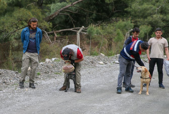 Manisa'da ortadan kaybolan lise öğrencisi AVM'de bulundu