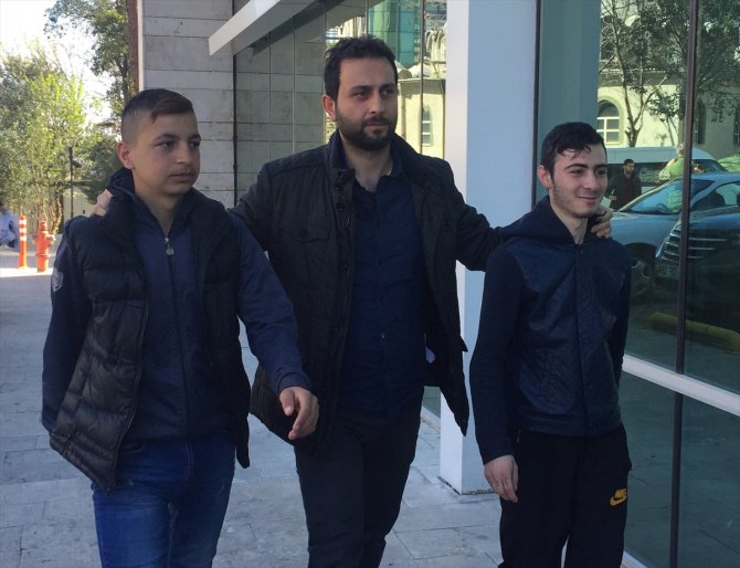 Samsun'da otomobil çaldıkları öne sürülen 4 çocuk zanlı tutuklandı