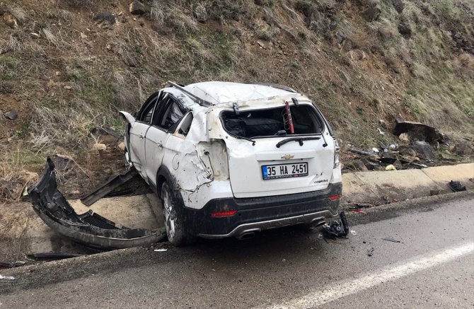 Kars'ta trafik kazaları: 1 ölü, 2 yaralı