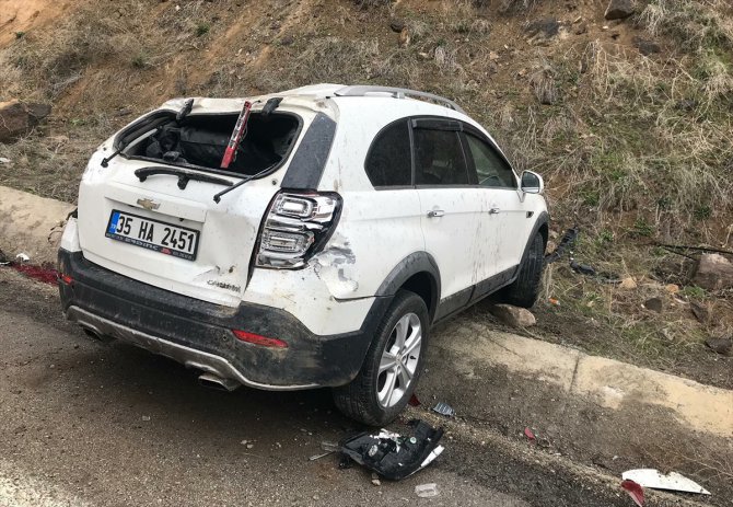 Kars'ta trafik kazaları: 1 ölü, 2 yaralı