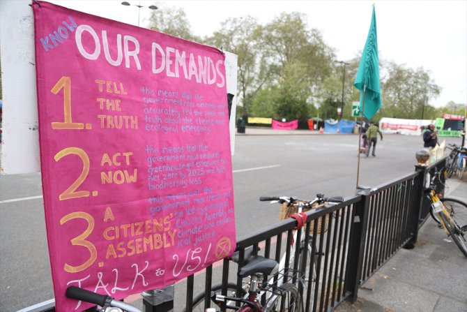 Londra'daki çevreci eylemlerde gözaltı sayısı bini geçti