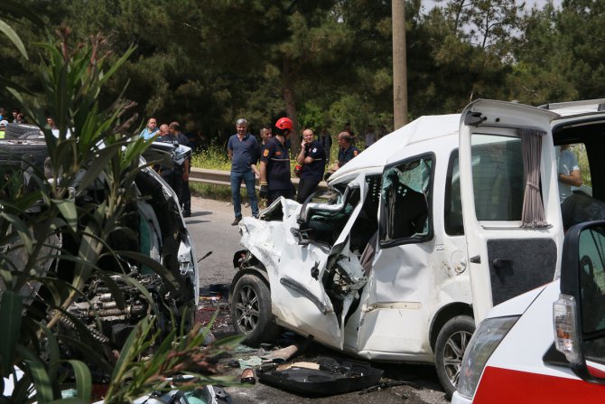 İzmir'de trafik kazası: 7 ölü, 1 yaralı