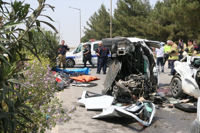 İzmir'de trafik kazası: 7 ölü, 1 yaralı