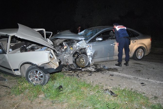 İzmir'de trafik kazası: 1 ölü, 3 yaralı