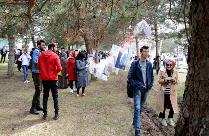 "Kampüsteki ağaçlar kitap açtı"