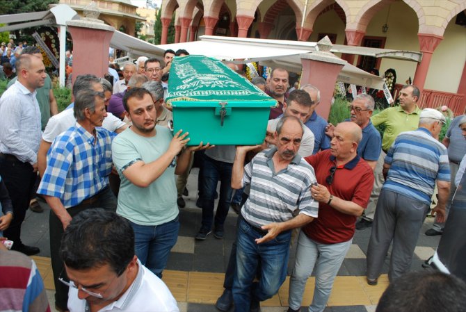 GÜNCELLEME - Manisa'da kamyonetin çarptığı emekli doktor öldü