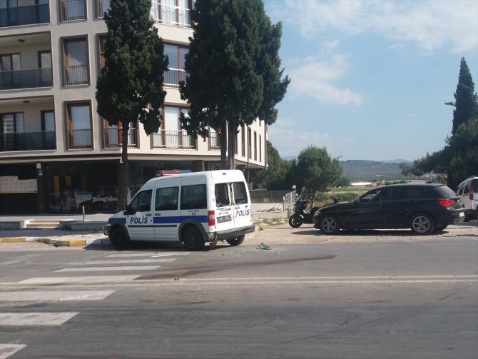 Balıkesir'de motosiklet polis otosuna çarptı: 1 ölü