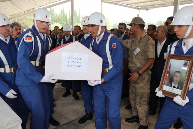 Şehit asker son yolculuğuna uğurlandı