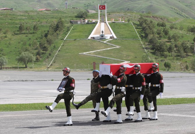 Hakkari'de şehit asker için tören