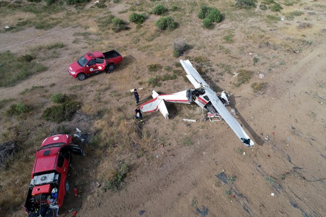 GÜNCELLEME 2 - Antalya'da sivil eğitim uçağı düştü: 2 ölü, 1 yaralı