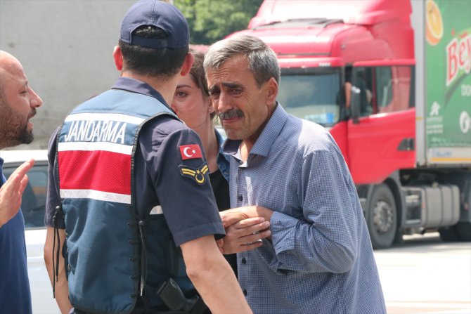 GÜNCELLEME - Anadolu Otoyolu'nda otomobil refüje çarptı: 2 ölü, 5 yaralı
