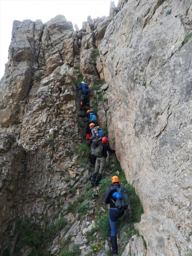 Terörden arındırılan dağlarda zirve tırmanışı