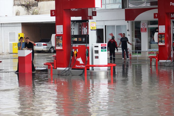 Osmaniye'de sağanak etkili oldu