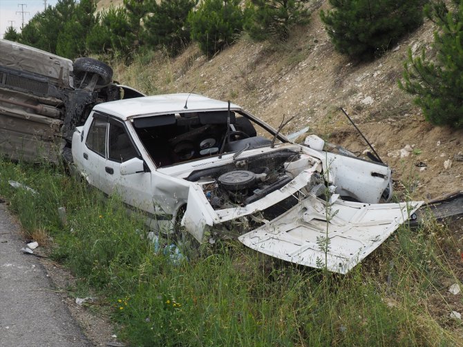 Uşak'ta trafik kazası: 1 ölü, 3 yaralı